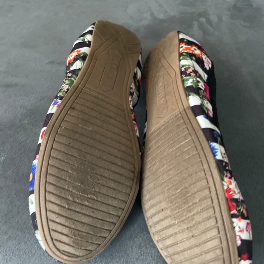 Patterned flats - Picture 4 of 4